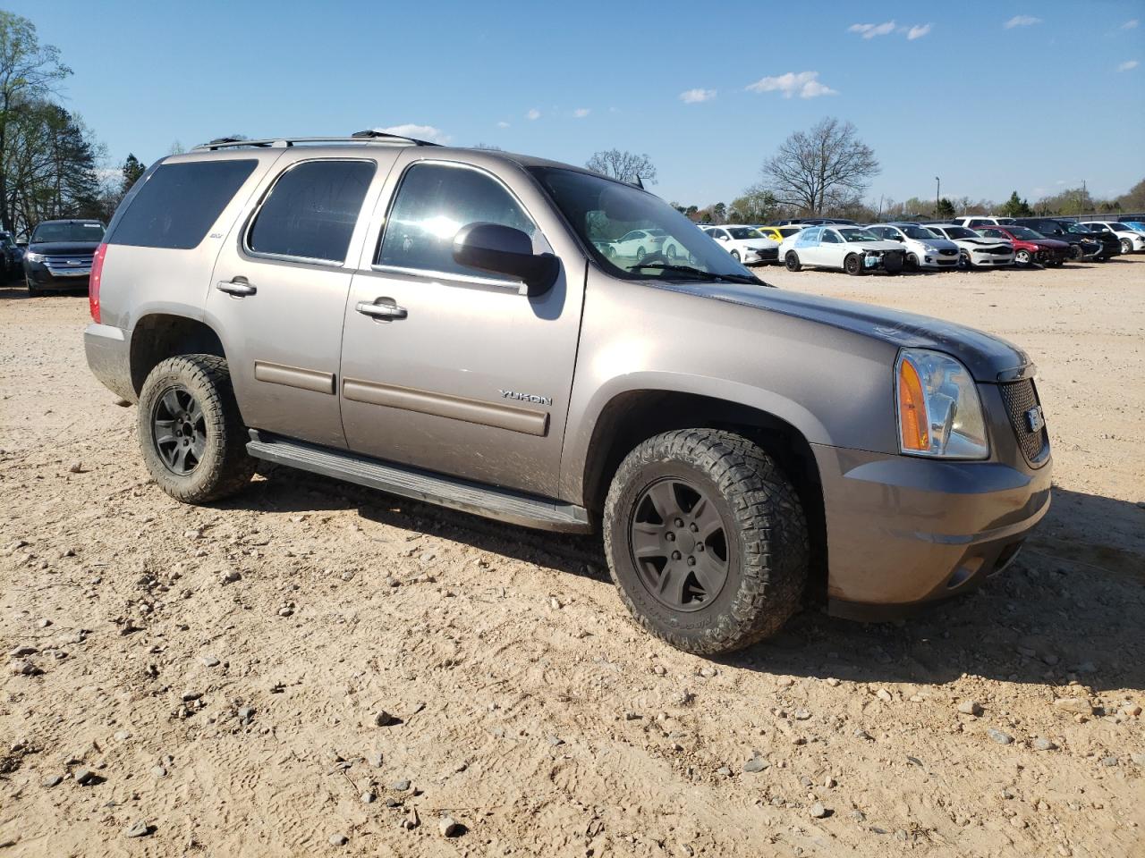 Photo 3 VIN: 1GKS1CE07DR257128 - GMC YUKON 