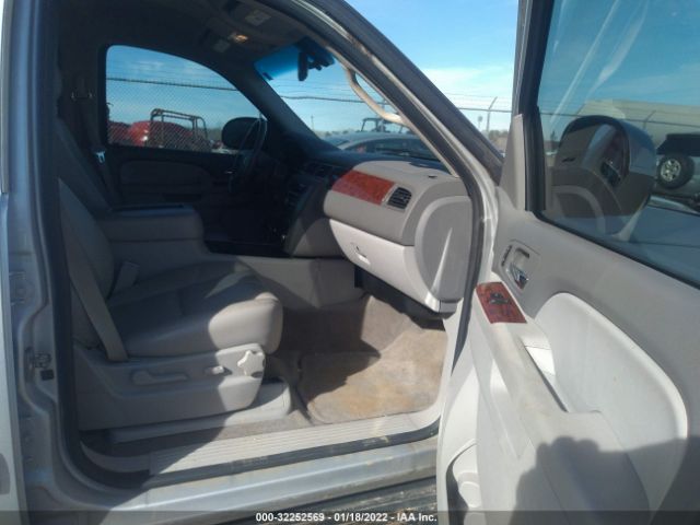 Photo 4 VIN: 1GKS1CE07ER135645 - GMC YUKON 