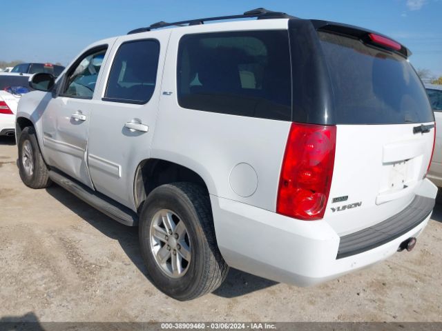 Photo 2 VIN: 1GKS1CE08CR103946 - GMC YUKON 