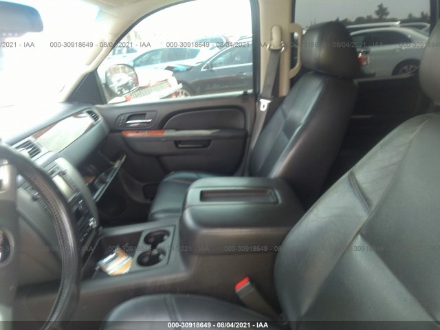 Photo 4 VIN: 1GKS1CE08DR359960 - GMC YUKON 