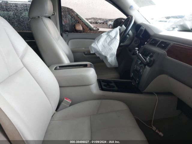 Photo 4 VIN: 1GKS1CE0XDR183381 - GMC YUKON 