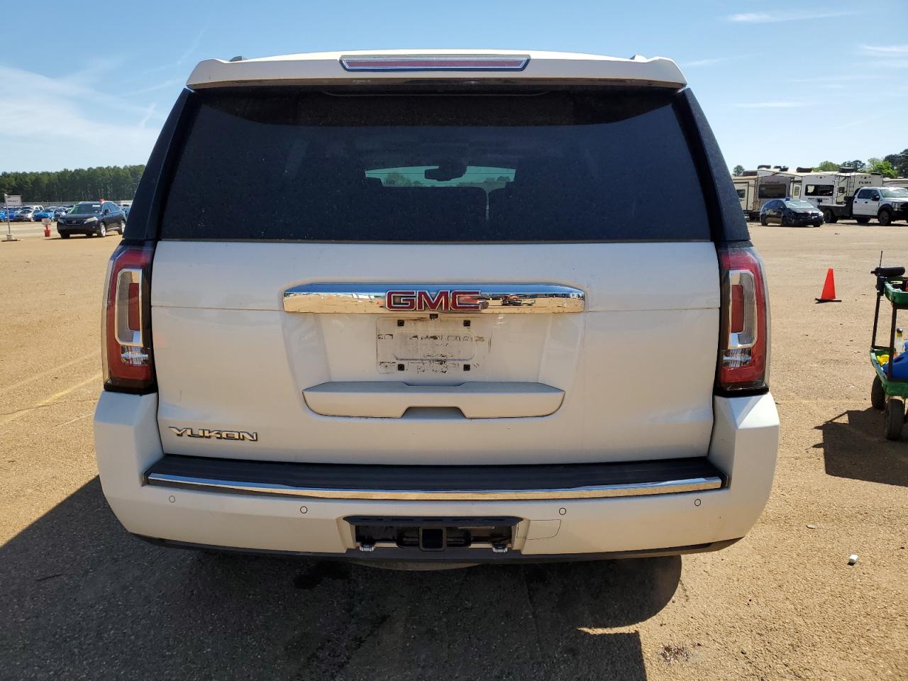 Photo 5 VIN: 1GKS1CKJ0FR146078 - GMC YUKON 