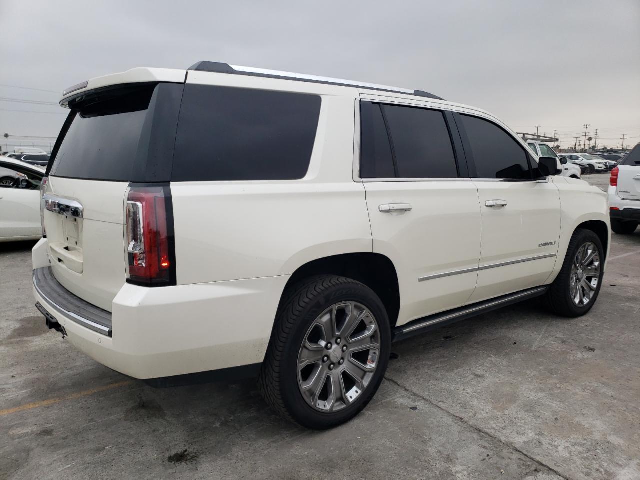 Photo 2 VIN: 1GKS1CKJ0FR234953 - GMC YUKON 