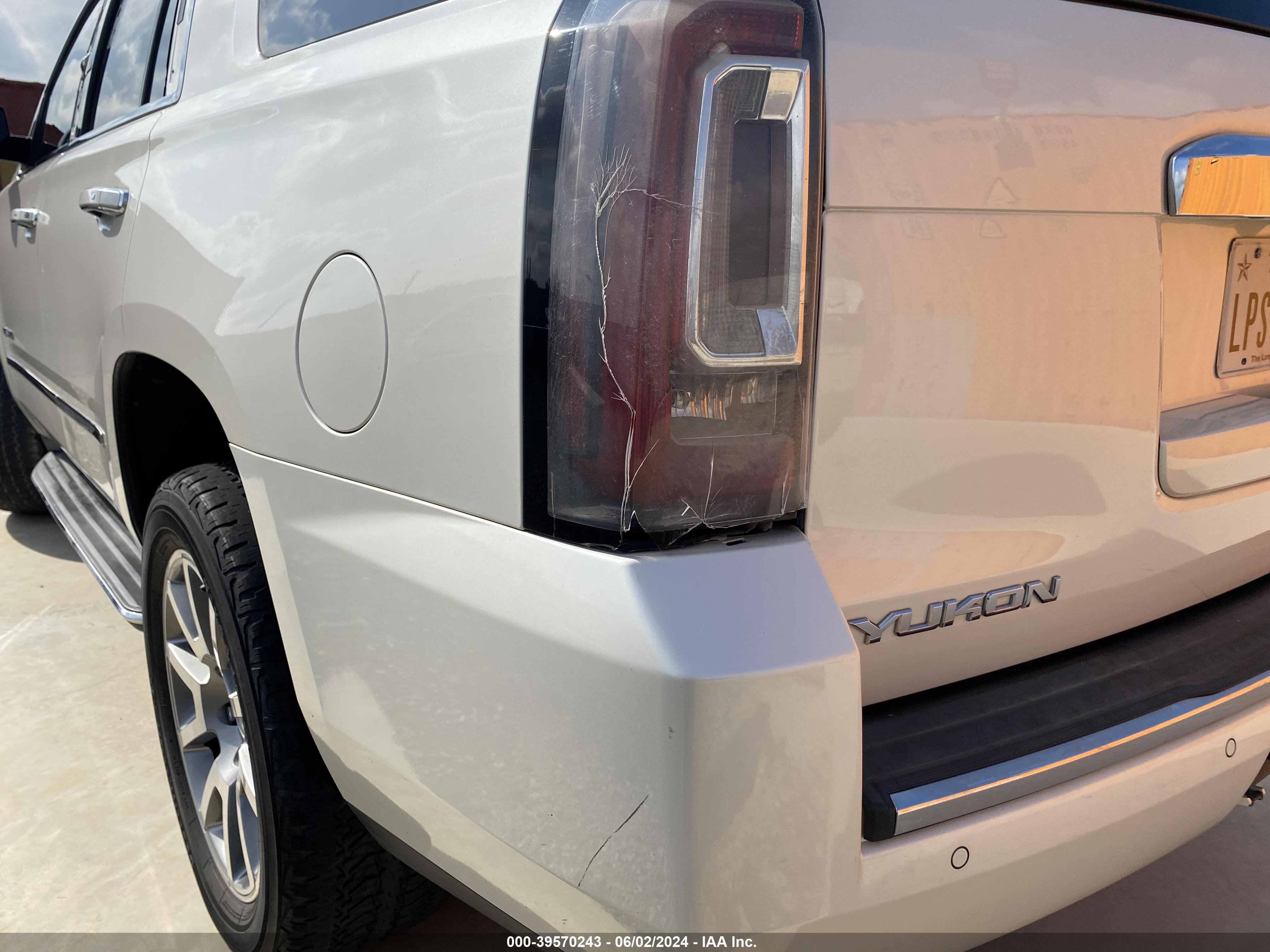 Photo 5 VIN: 1GKS1CKJ6FR511797 - GMC YUKON 