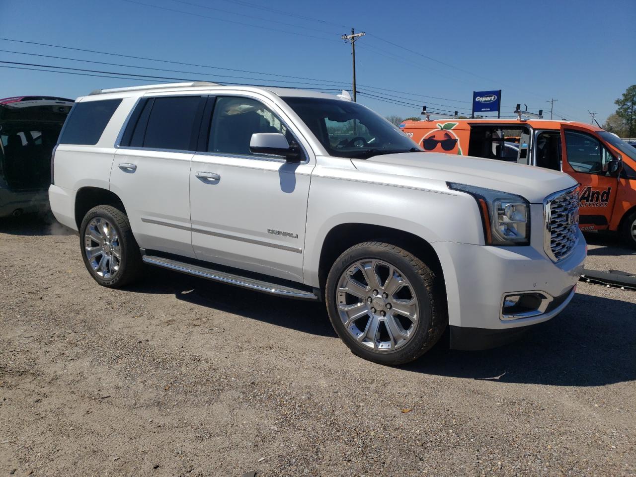 Photo 3 VIN: 1GKS1CKJ8JR231789 - GMC YUKON 