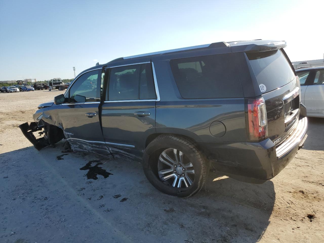 Photo 1 VIN: 1GKS1CKJ8KR249761 - GMC YUKON 