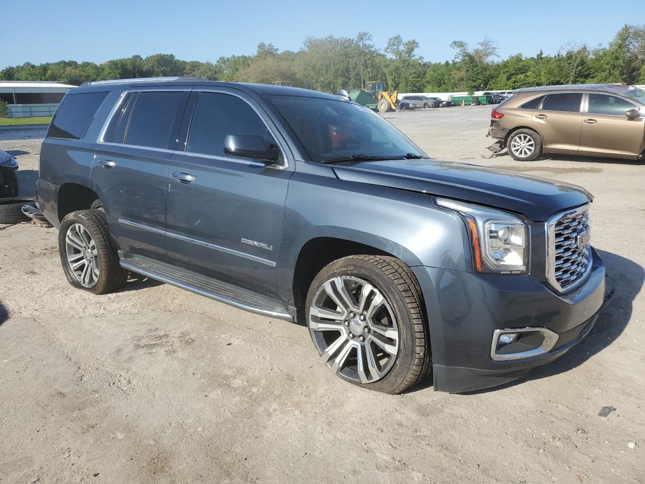 Photo 3 VIN: 1GKS1CKJ8KR249761 - GMC YUKON 