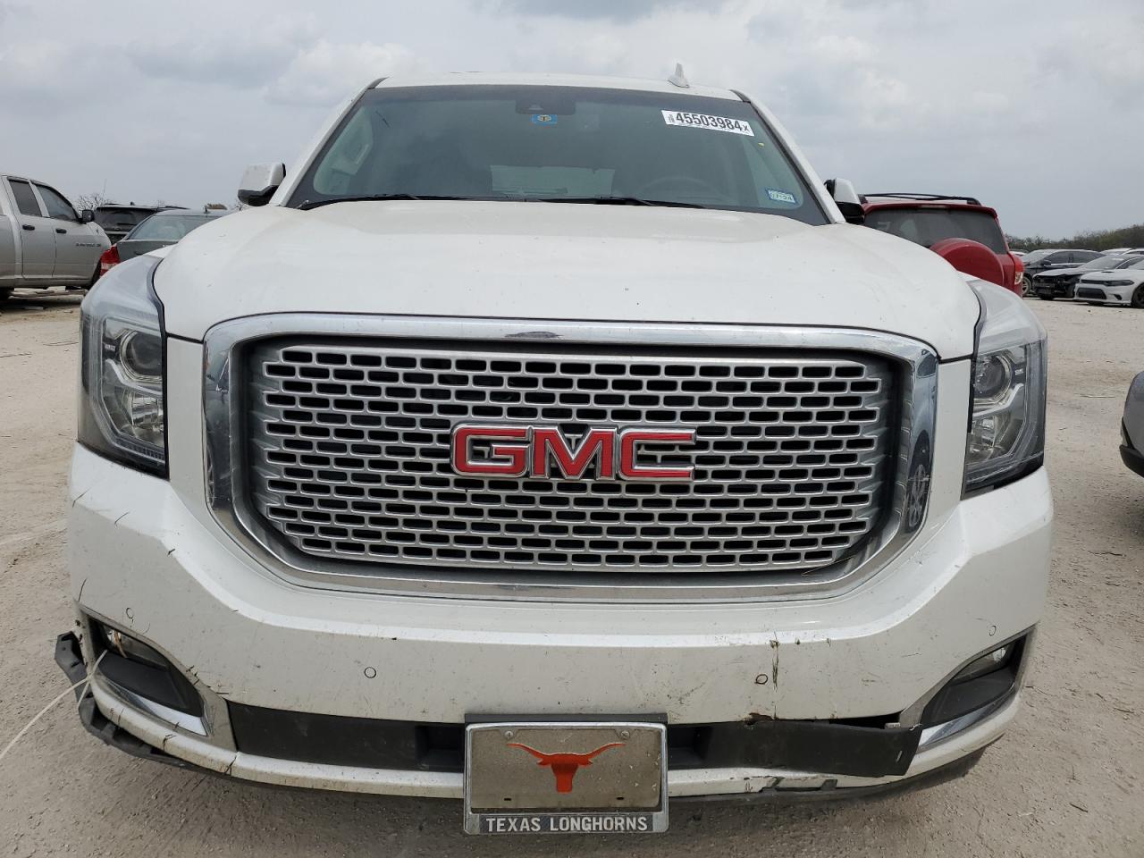 Photo 4 VIN: 1GKS1CKJ9HR253763 - GMC YUKON 