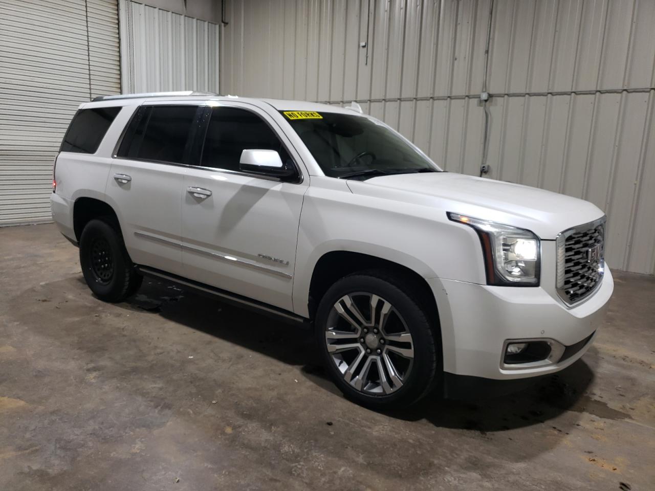 Photo 14 VIN: 1GKS1CKJXJR332641 - GMC YUKON 