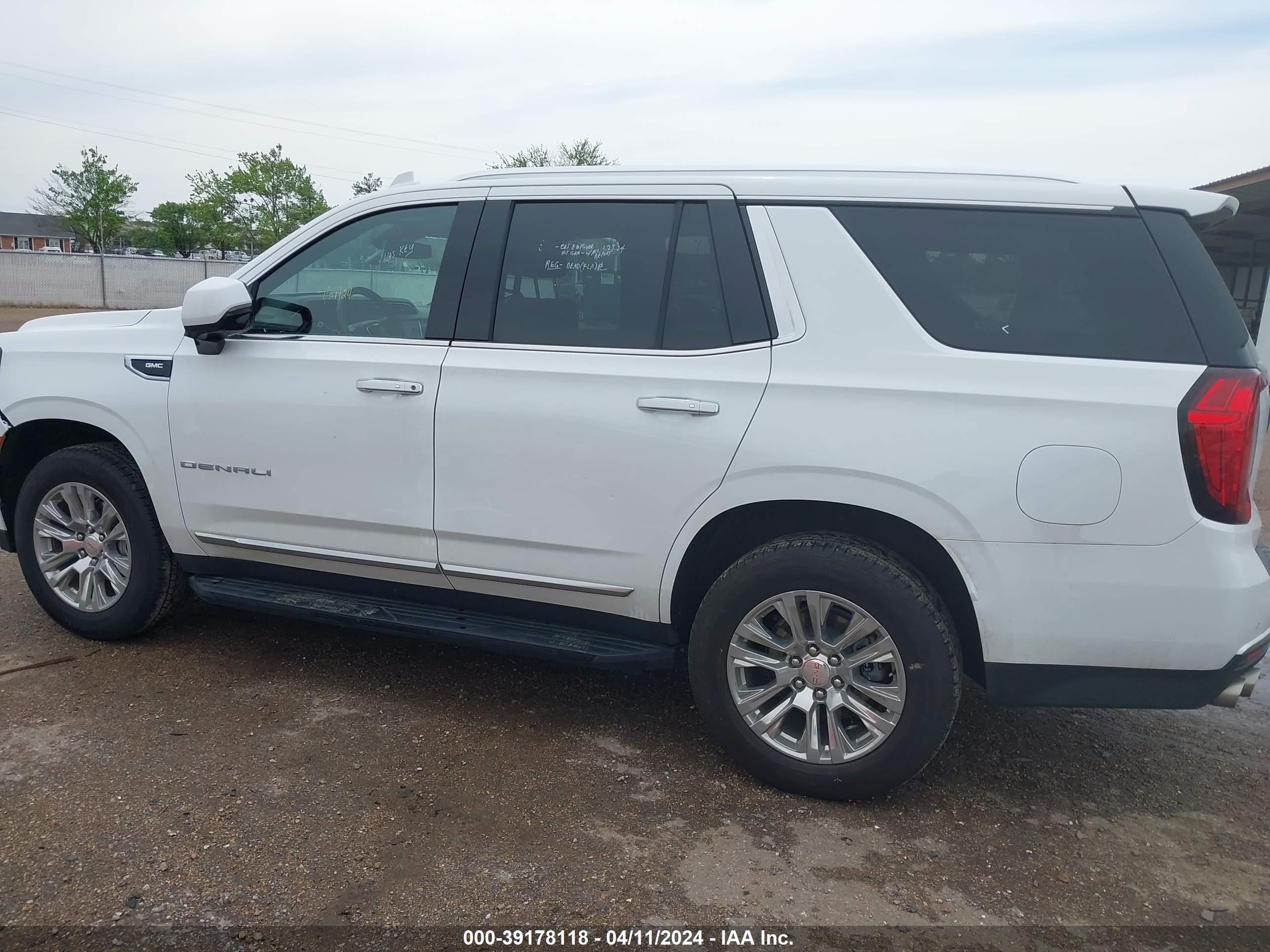 Photo 13 VIN: 1GKS1DKL4PR228100 - GMC YUKON 