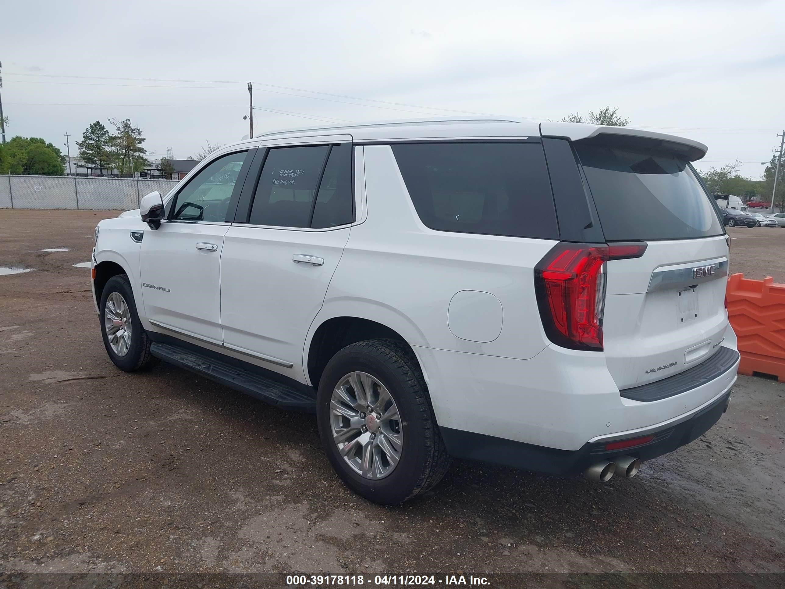 Photo 2 VIN: 1GKS1DKL4PR228100 - GMC YUKON 