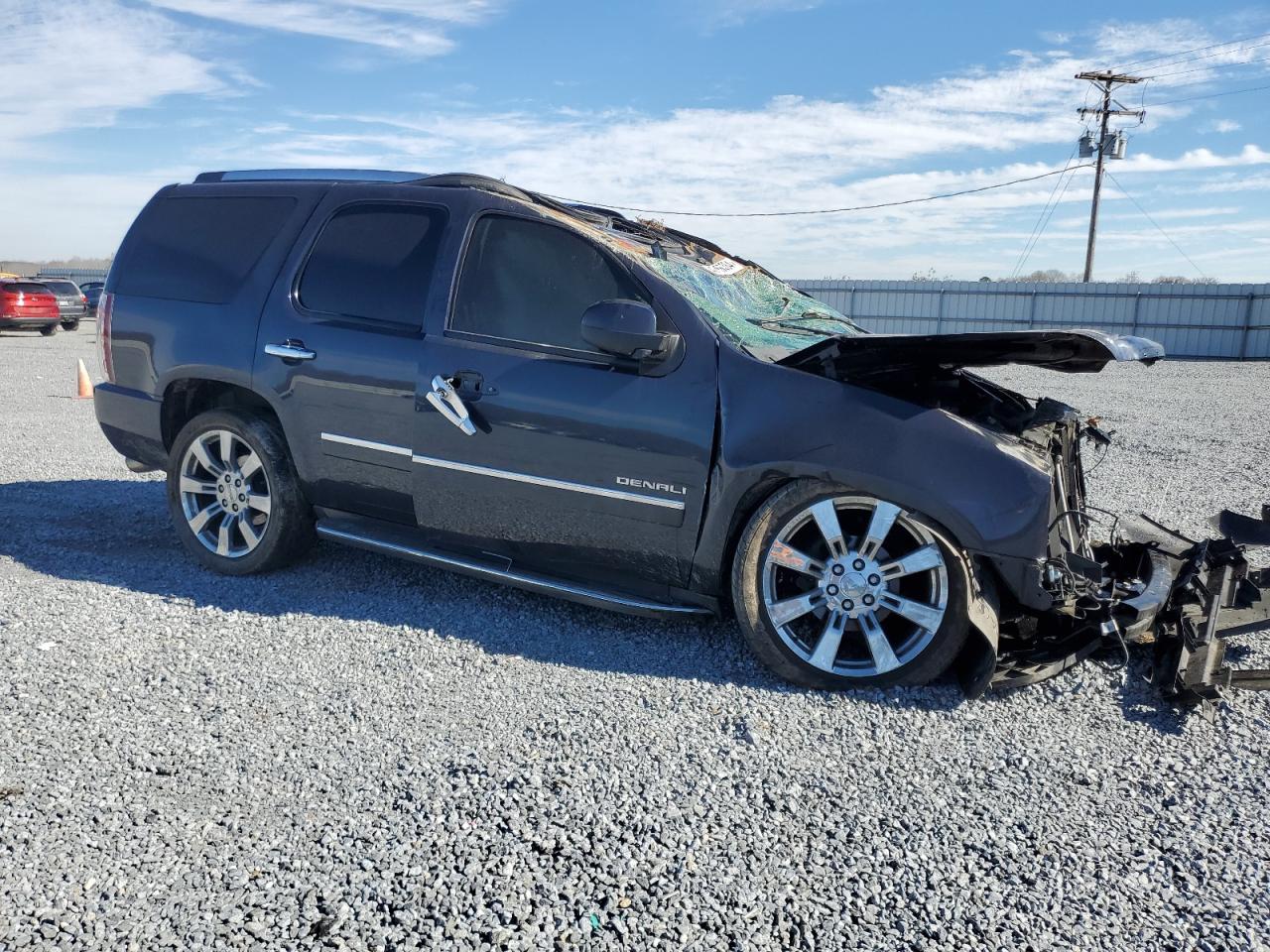 Photo 3 VIN: 1GKS1EEF0DR225038 - GMC YUKON 