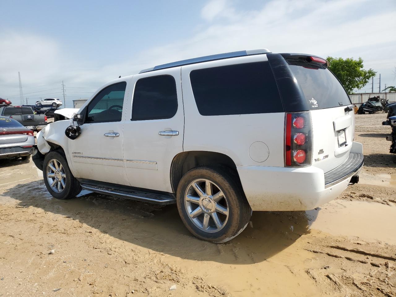 Photo 1 VIN: 1GKS1EEF1DR206868 - GMC YUKON 