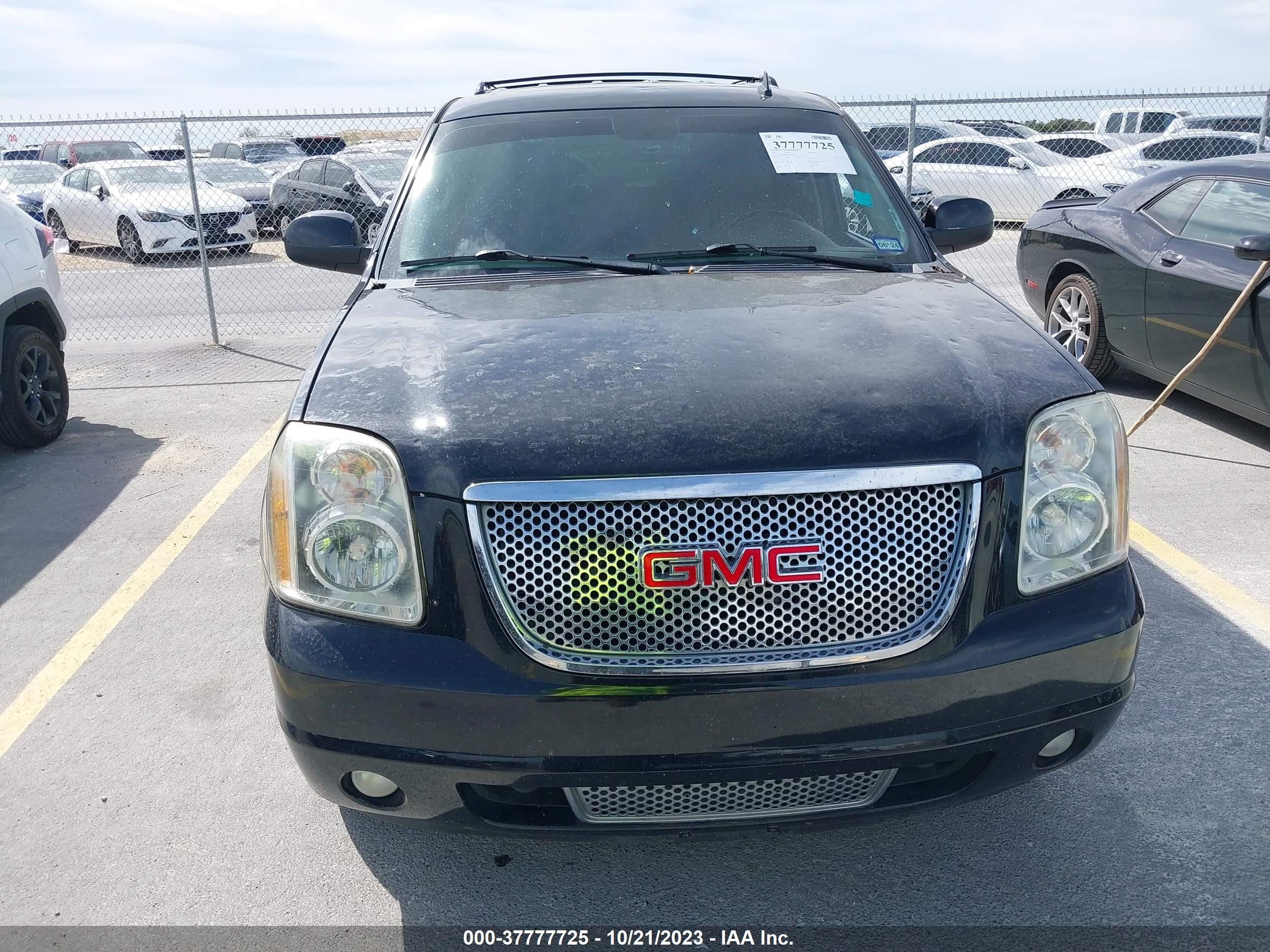 Photo 5 VIN: 1GKS1EEF4BR252921 - GMC YUKON 