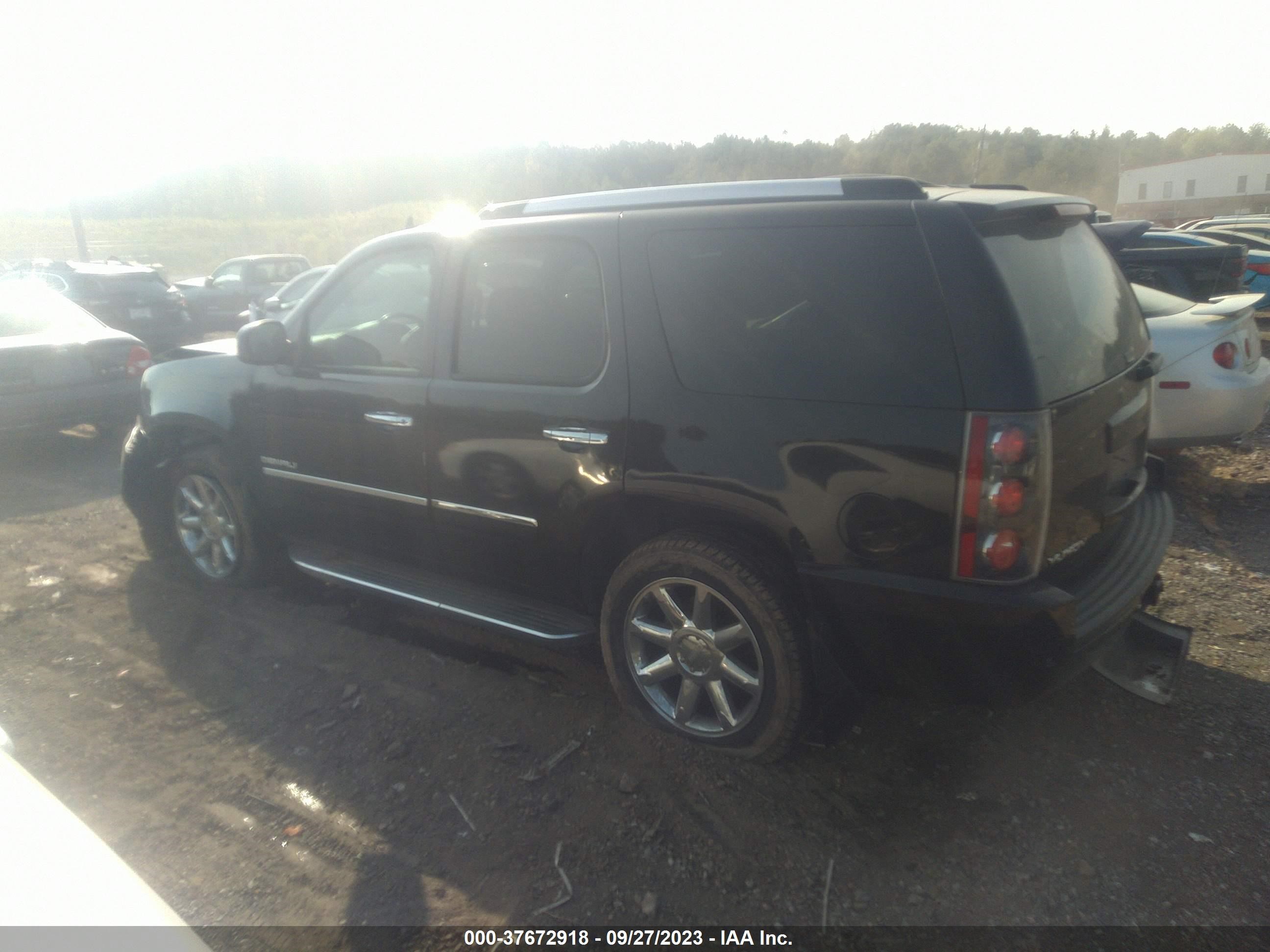 Photo 13 VIN: 1GKS1EEF4DR152143 - GMC YUKON 