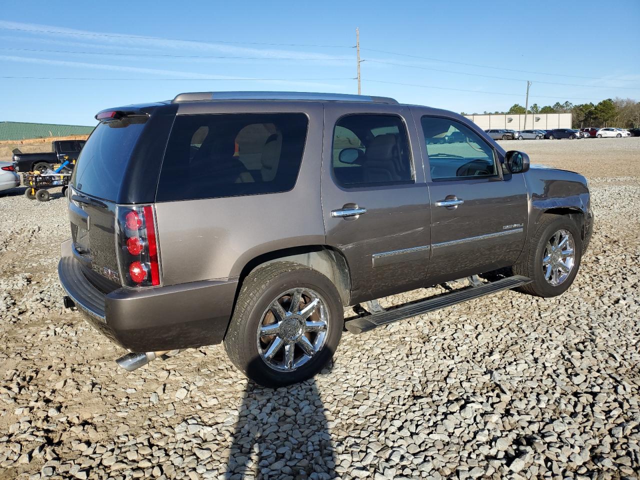 Photo 2 VIN: 1GKS1EEF4ER101243 - GMC YUKON 