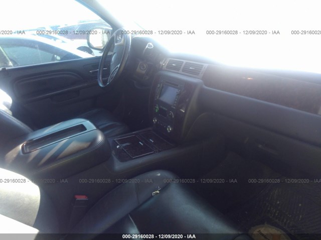 Photo 4 VIN: 1GKS1EEF5BR374249 - GMC YUKON 