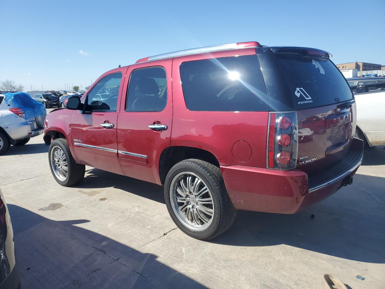 Photo 1 VIN: 1GKS1EEF7BR152943 - GMC YUKON 