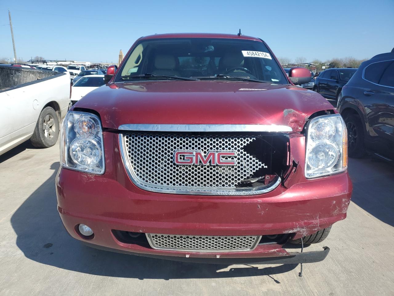 Photo 4 VIN: 1GKS1EEF7BR152943 - GMC YUKON 