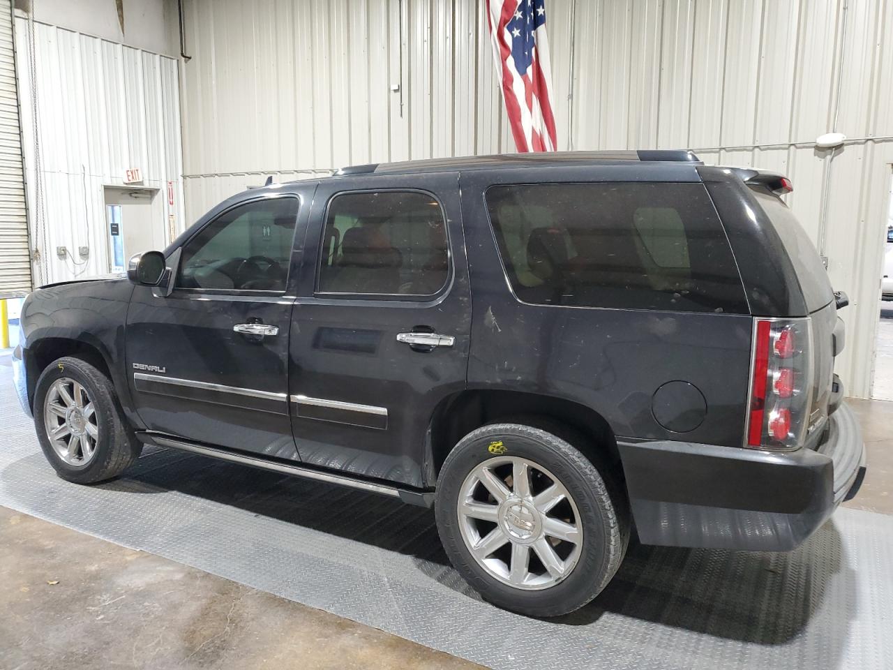 Photo 1 VIN: 1GKS1EEF8CR291044 - GMC YUKON 