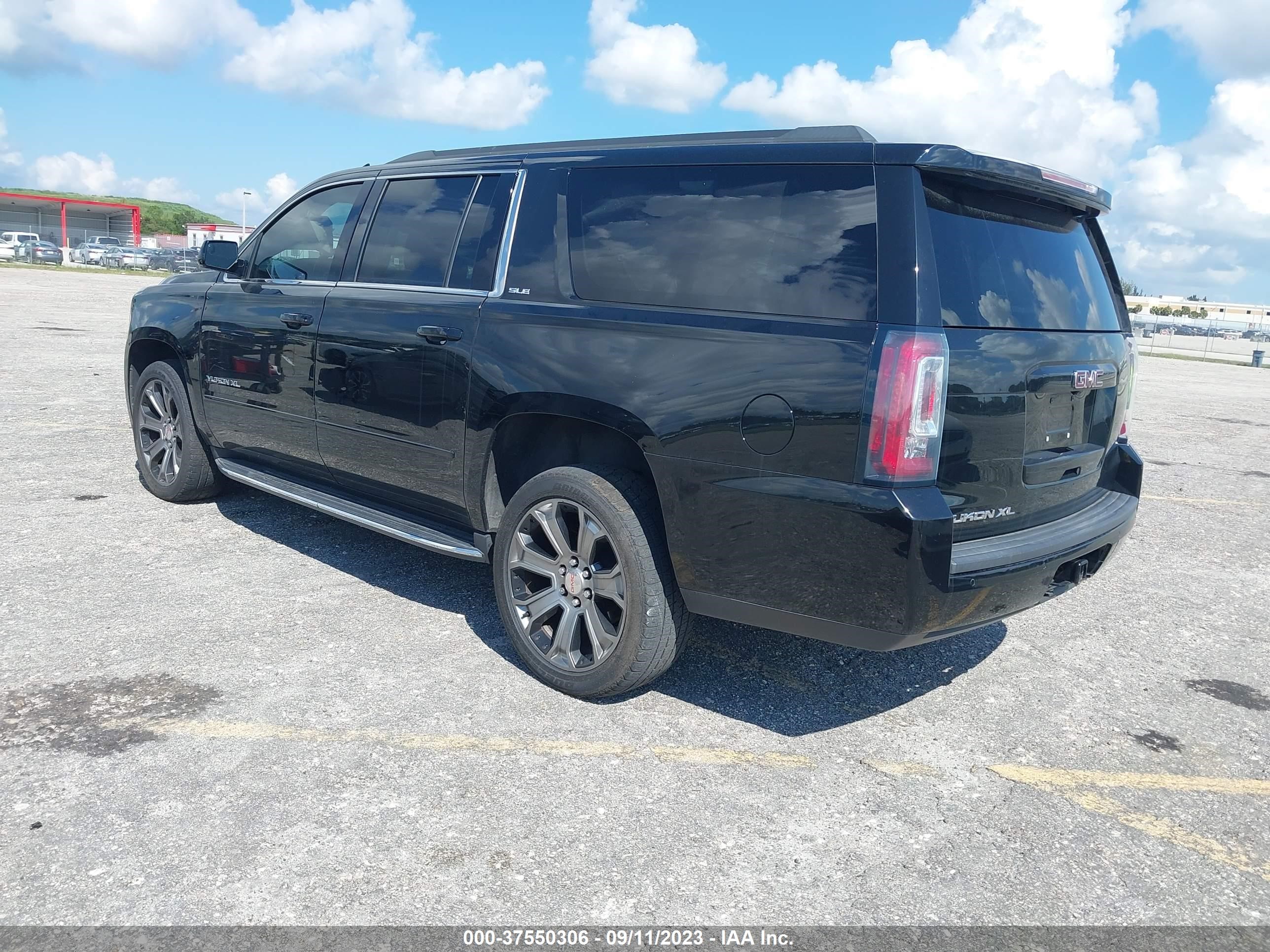 Photo 2 VIN: 1GKS1FKC8KR322386 - GMC YUKON 