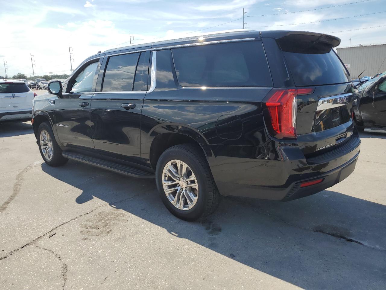 Photo 1 VIN: 1GKS1FKD3NR361691 - GMC YUKON 