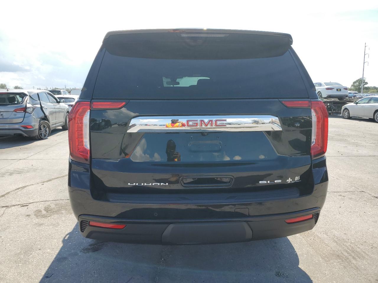 Photo 5 VIN: 1GKS1FKD3NR361691 - GMC YUKON 