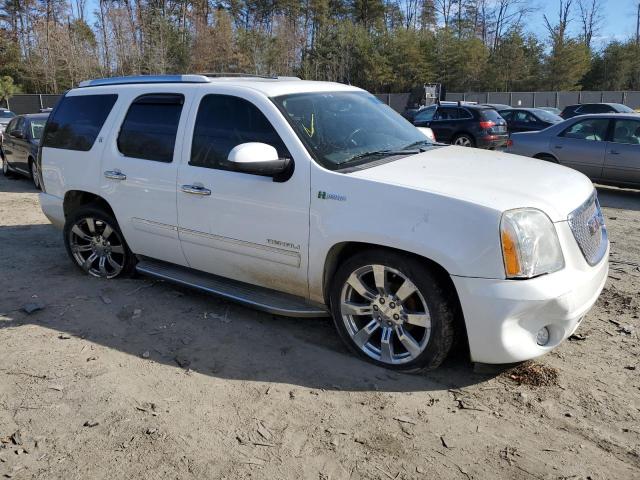 Photo 3 VIN: 1GKS1GEJ3BR121723 - GMC YUKON 