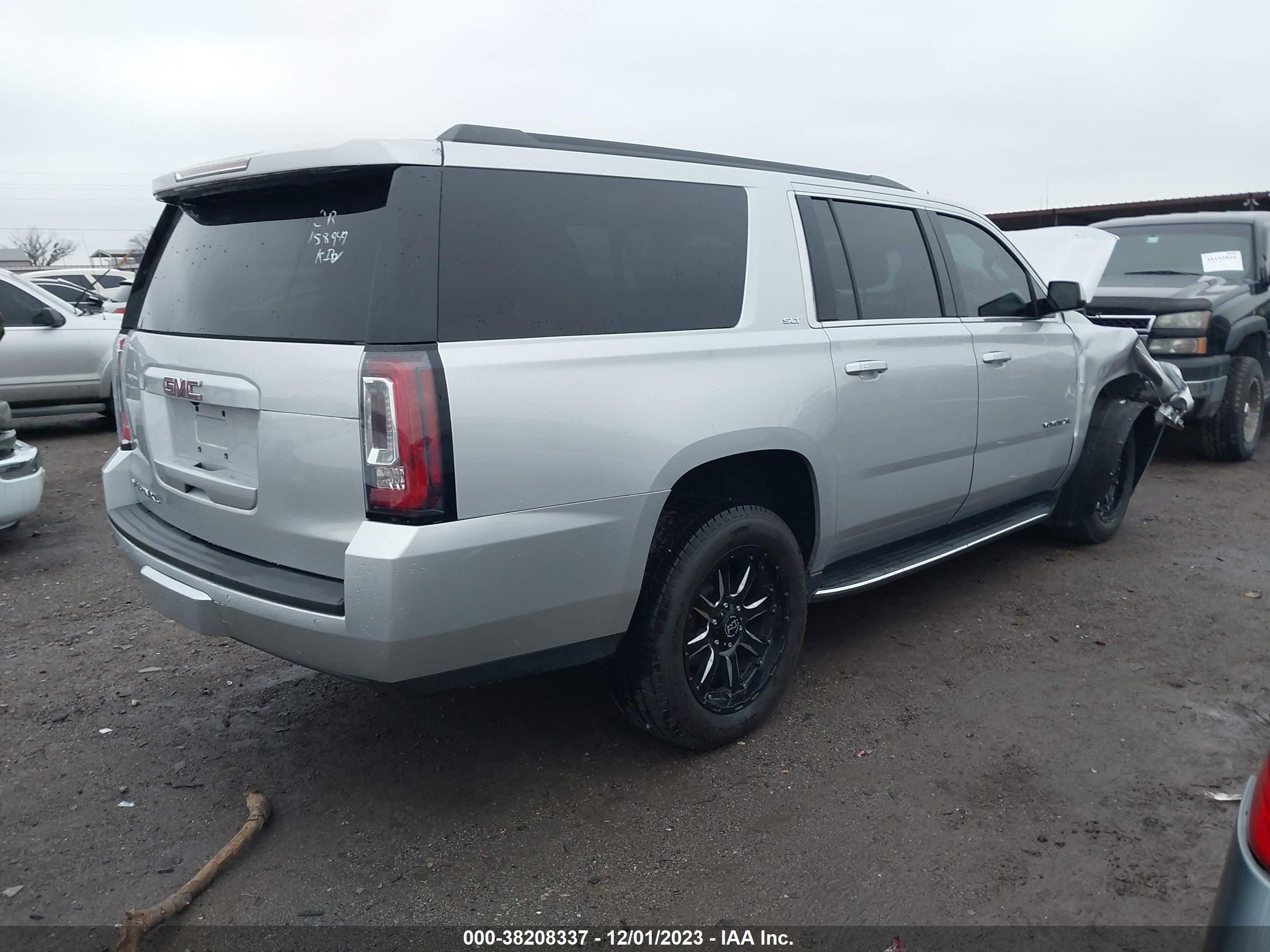 Photo 3 VIN: 1GKS1GKC0JR332219 - GMC YUKON 