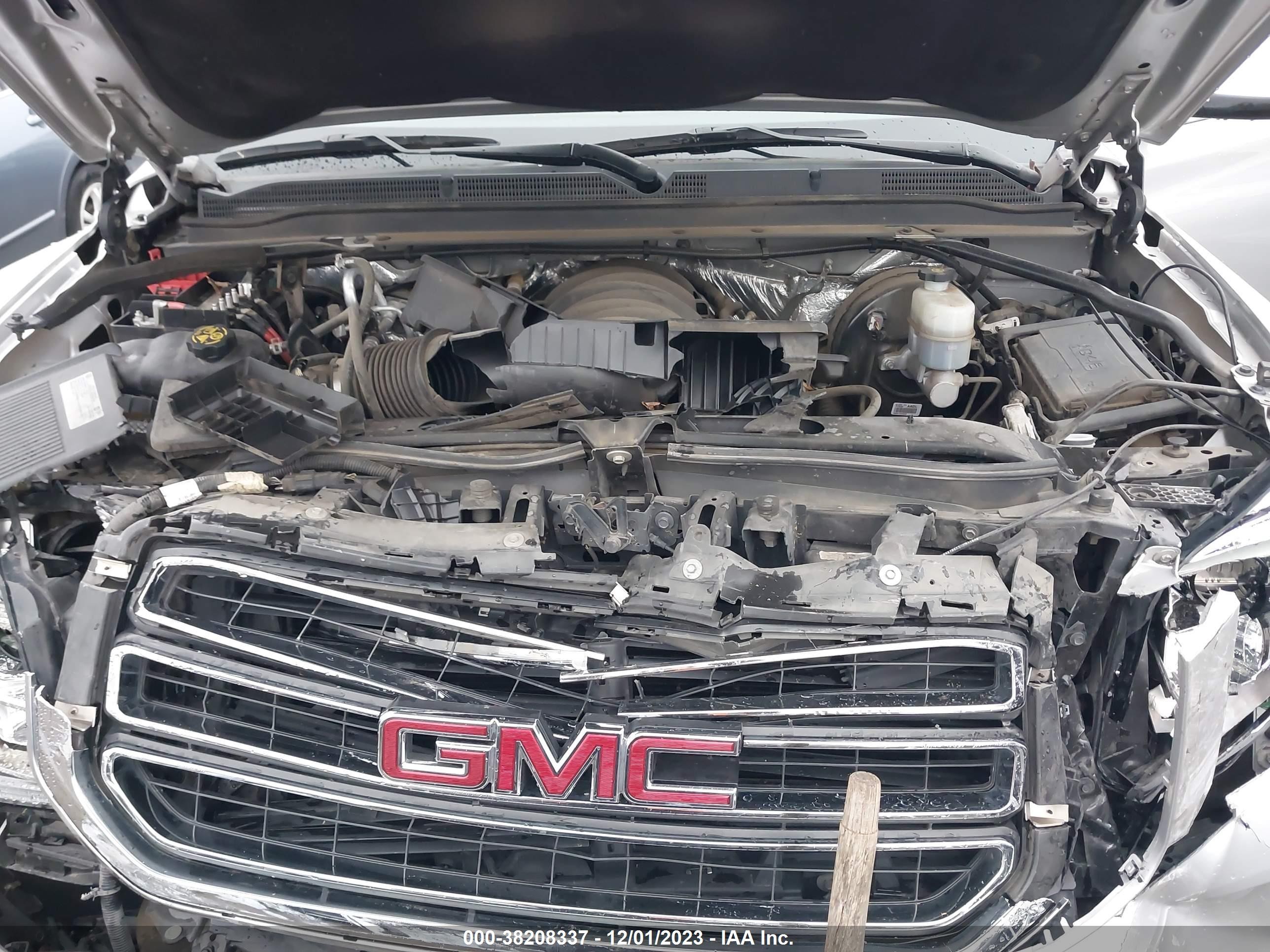 Photo 8 VIN: 1GKS1GKC0JR332219 - GMC YUKON 