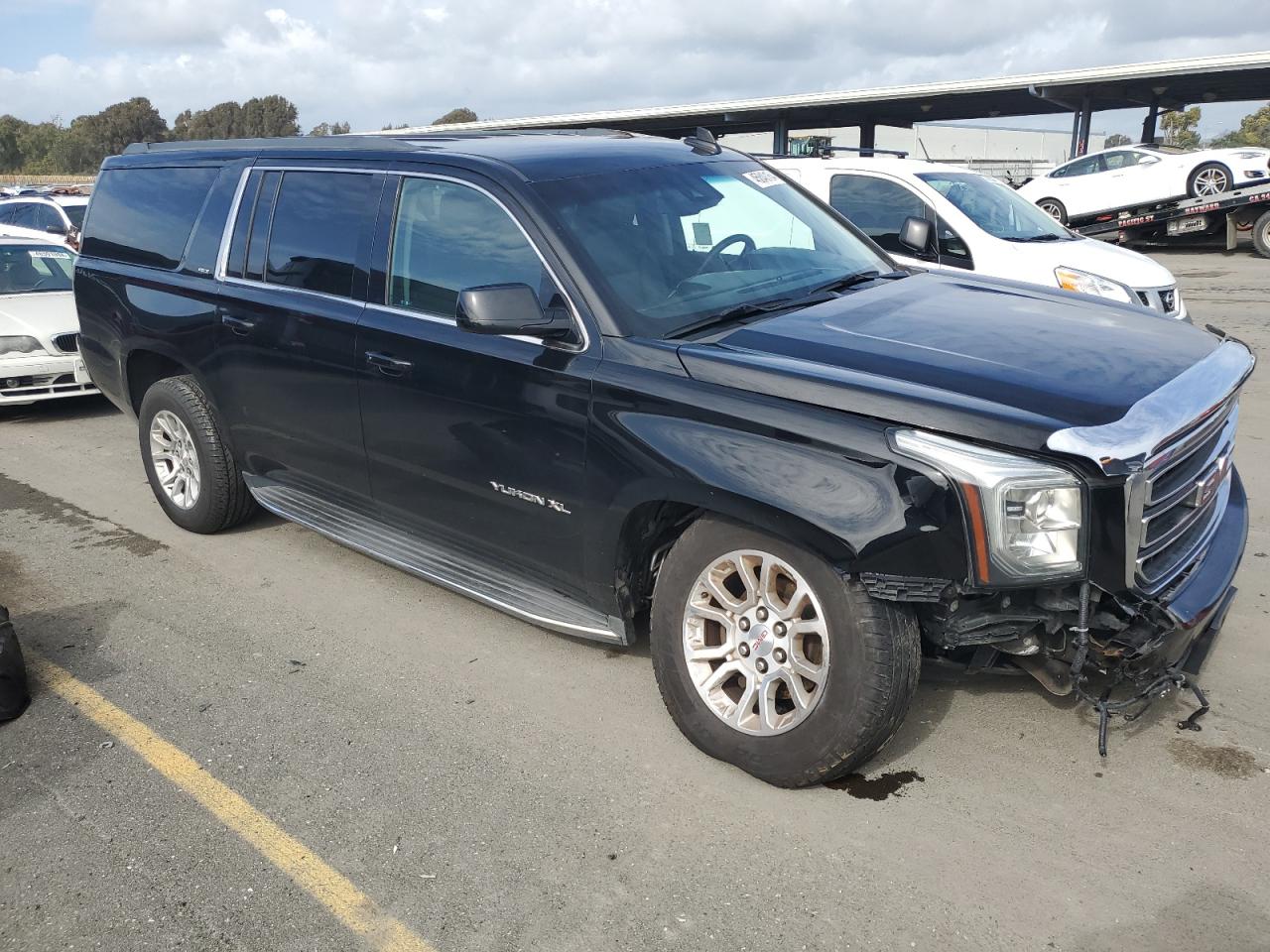 Photo 3 VIN: 1GKS1GKC4JR303516 - GMC YUKON 