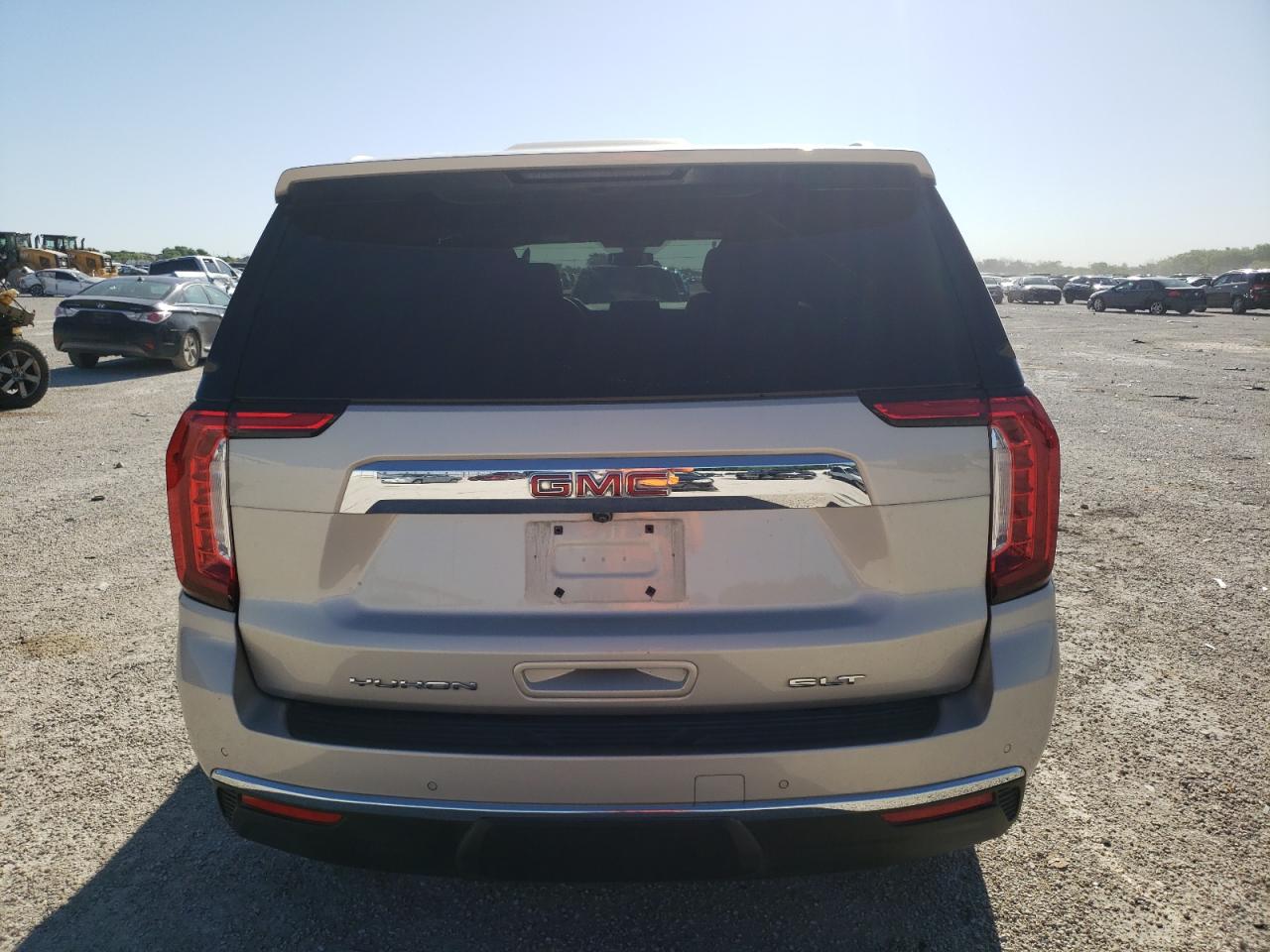 Photo 5 VIN: 1GKS1GKD5NR168867 - GMC YUKON 