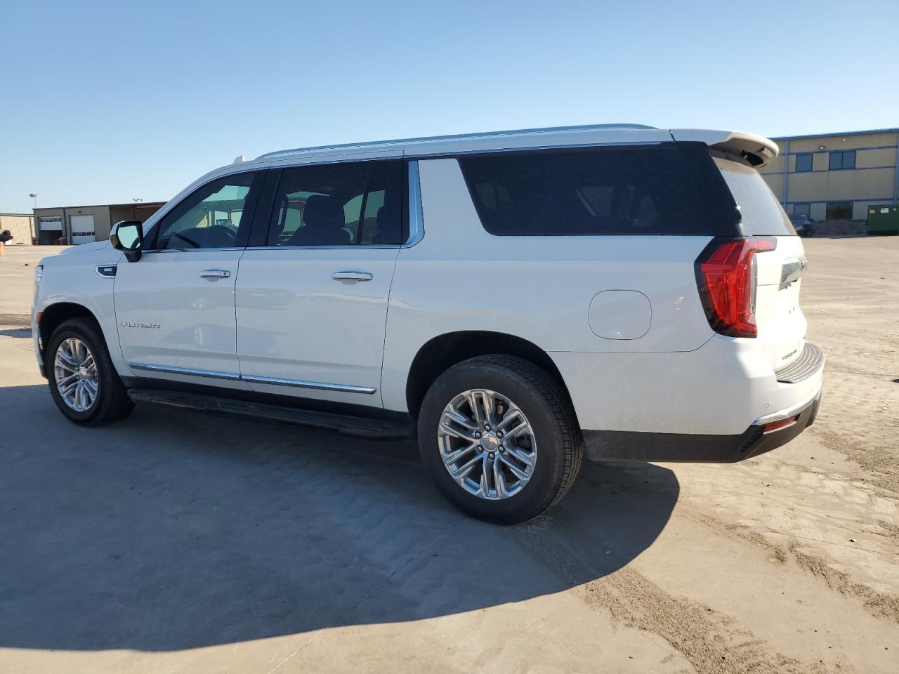 Photo 1 VIN: 1GKS1GKD7MR269228 - GMC YUKON 