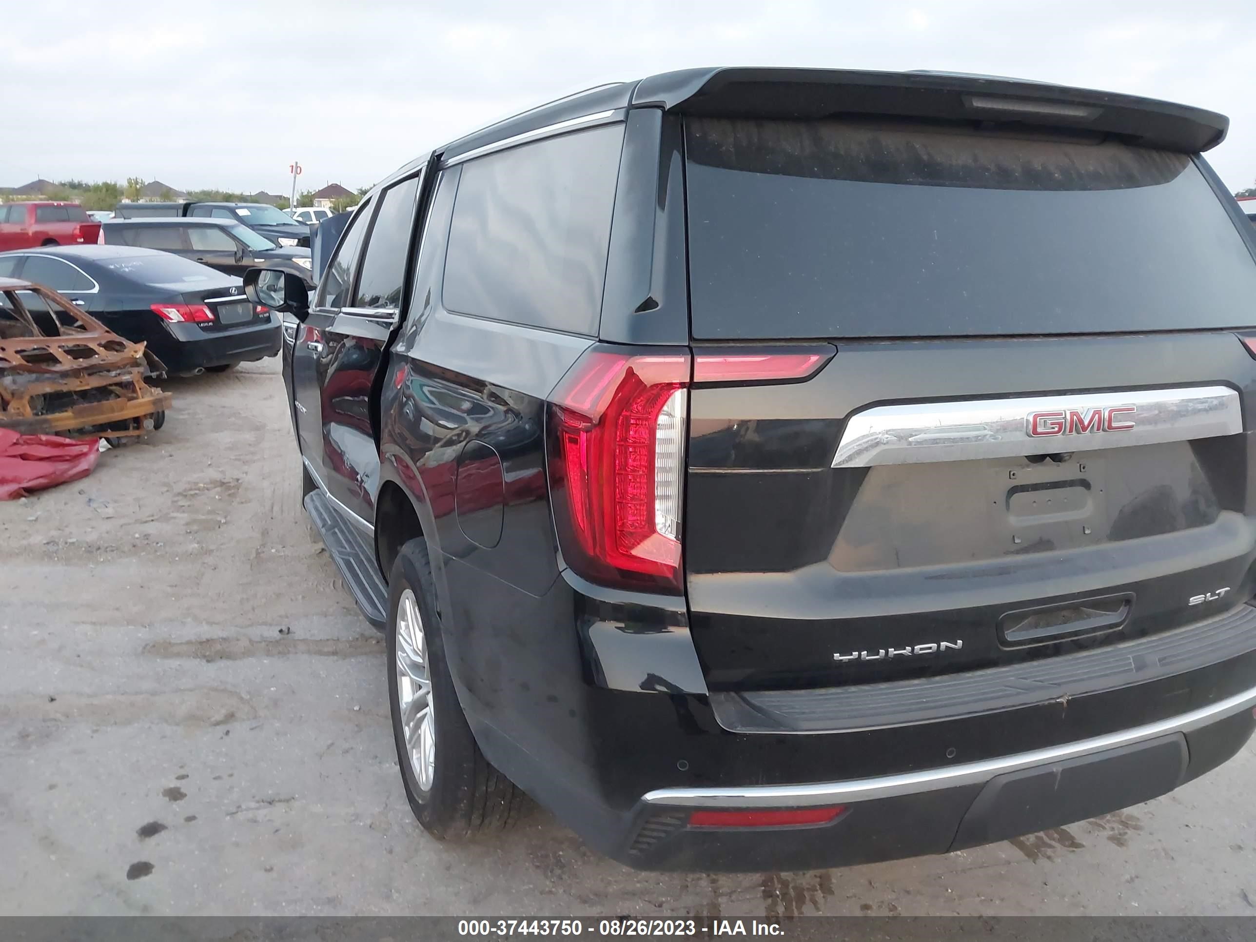 Photo 2 VIN: 1GKS1GKD7NR146059 - GMC YUKON 