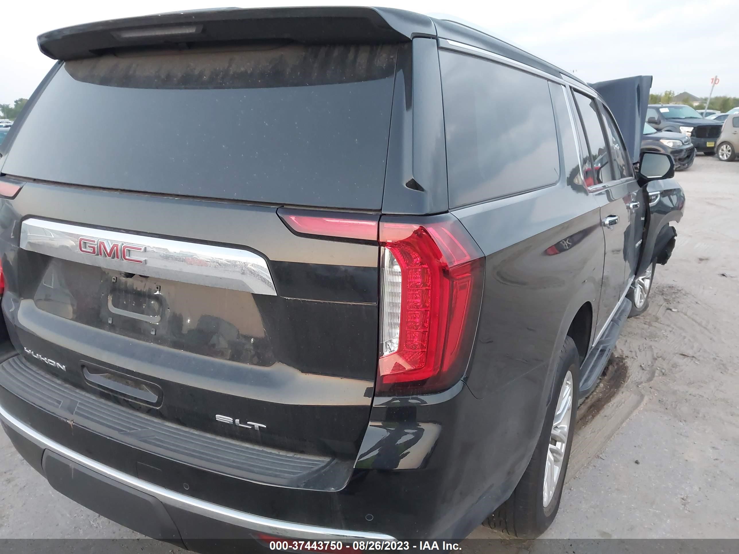 Photo 3 VIN: 1GKS1GKD7NR146059 - GMC YUKON 