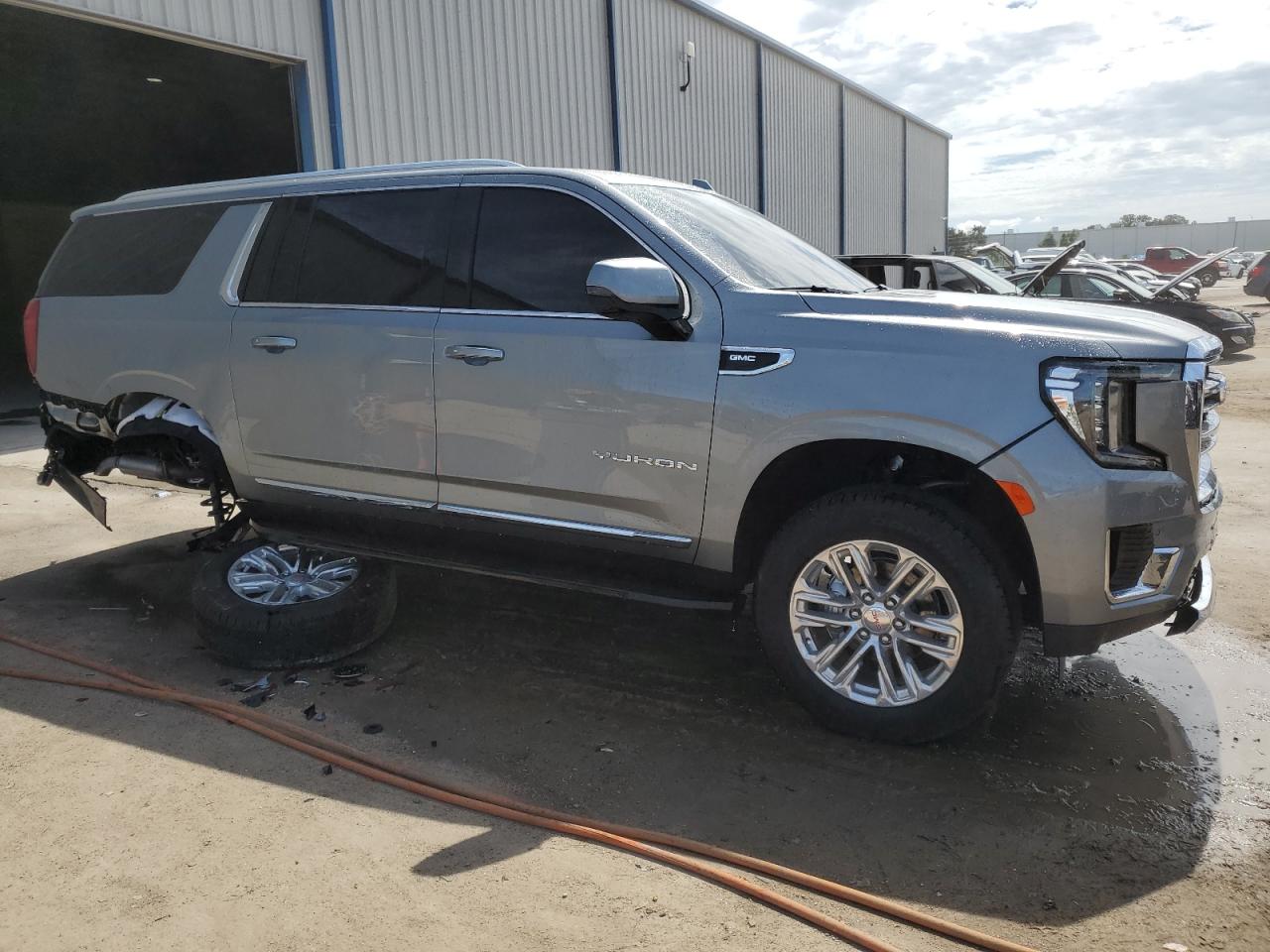 Photo 3 VIN: 1GKS1GKD7PR337080 - GMC YUKON 