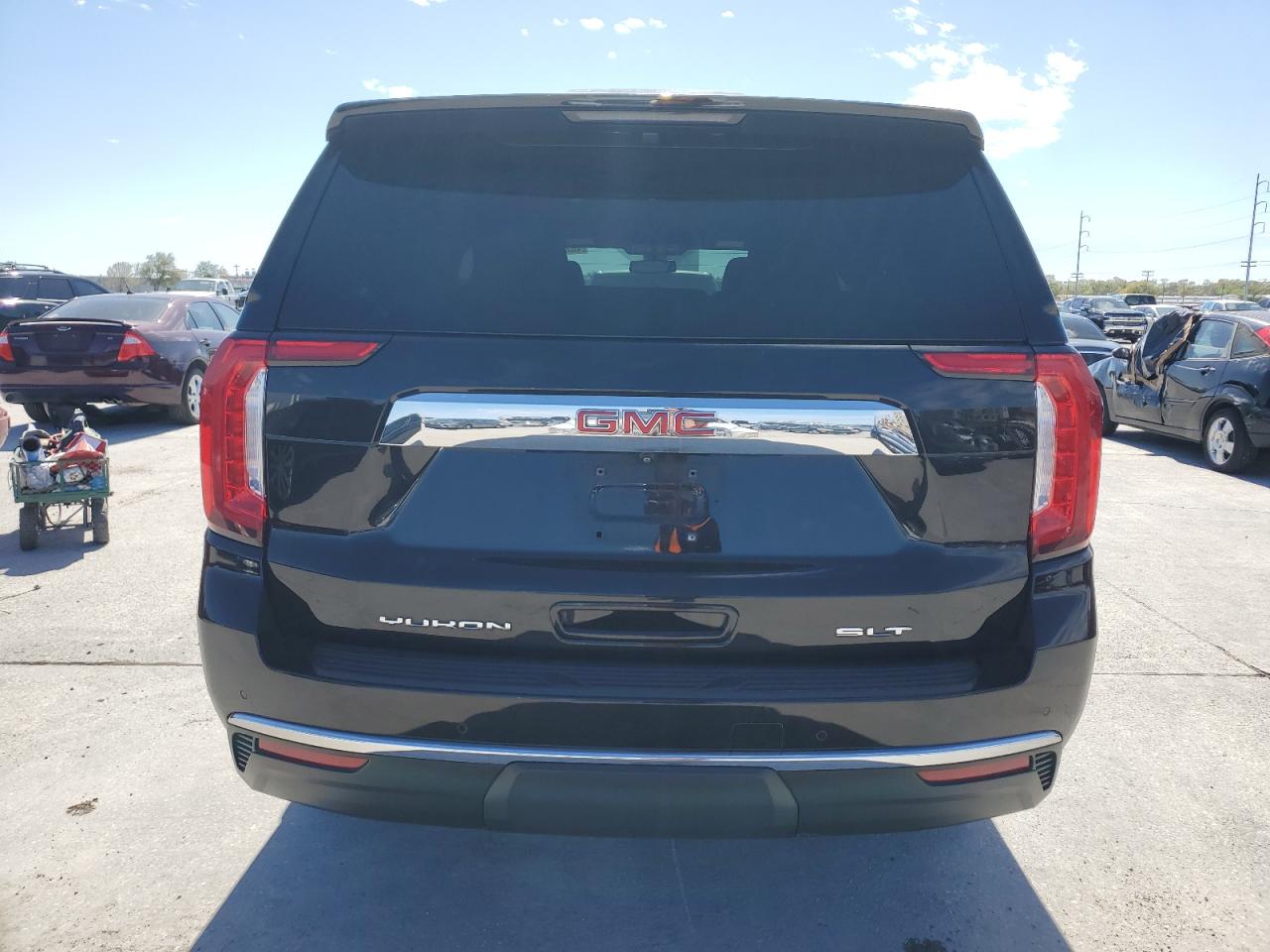 Photo 5 VIN: 1GKS1GKDXMR251399 - GMC YUKON 