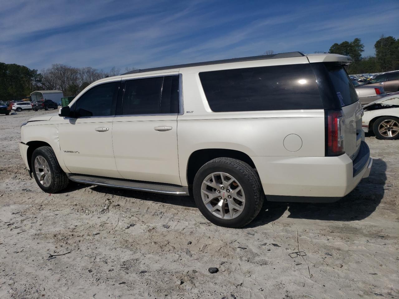 Photo 1 VIN: 1GKS1HKC3FR149085 - GMC YUKON 