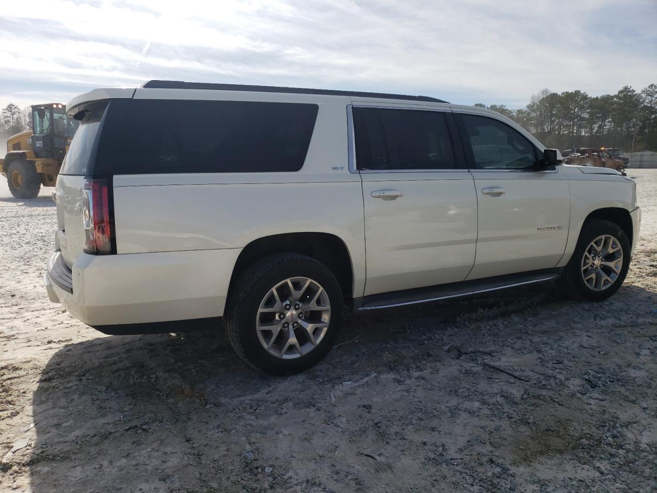 Photo 2 VIN: 1GKS1HKC3FR149085 - GMC YUKON 