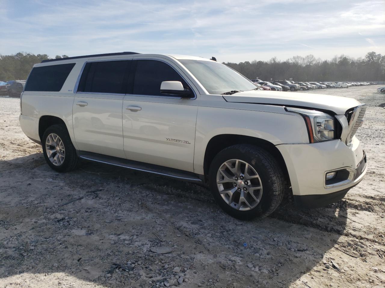 Photo 3 VIN: 1GKS1HKC3FR149085 - GMC YUKON 