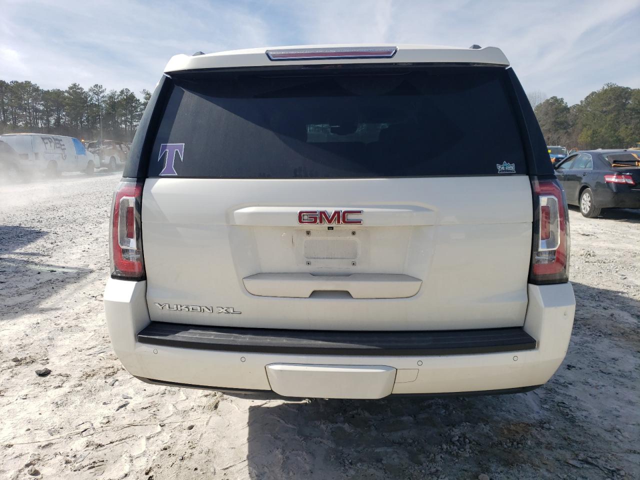 Photo 5 VIN: 1GKS1HKC3FR149085 - GMC YUKON 