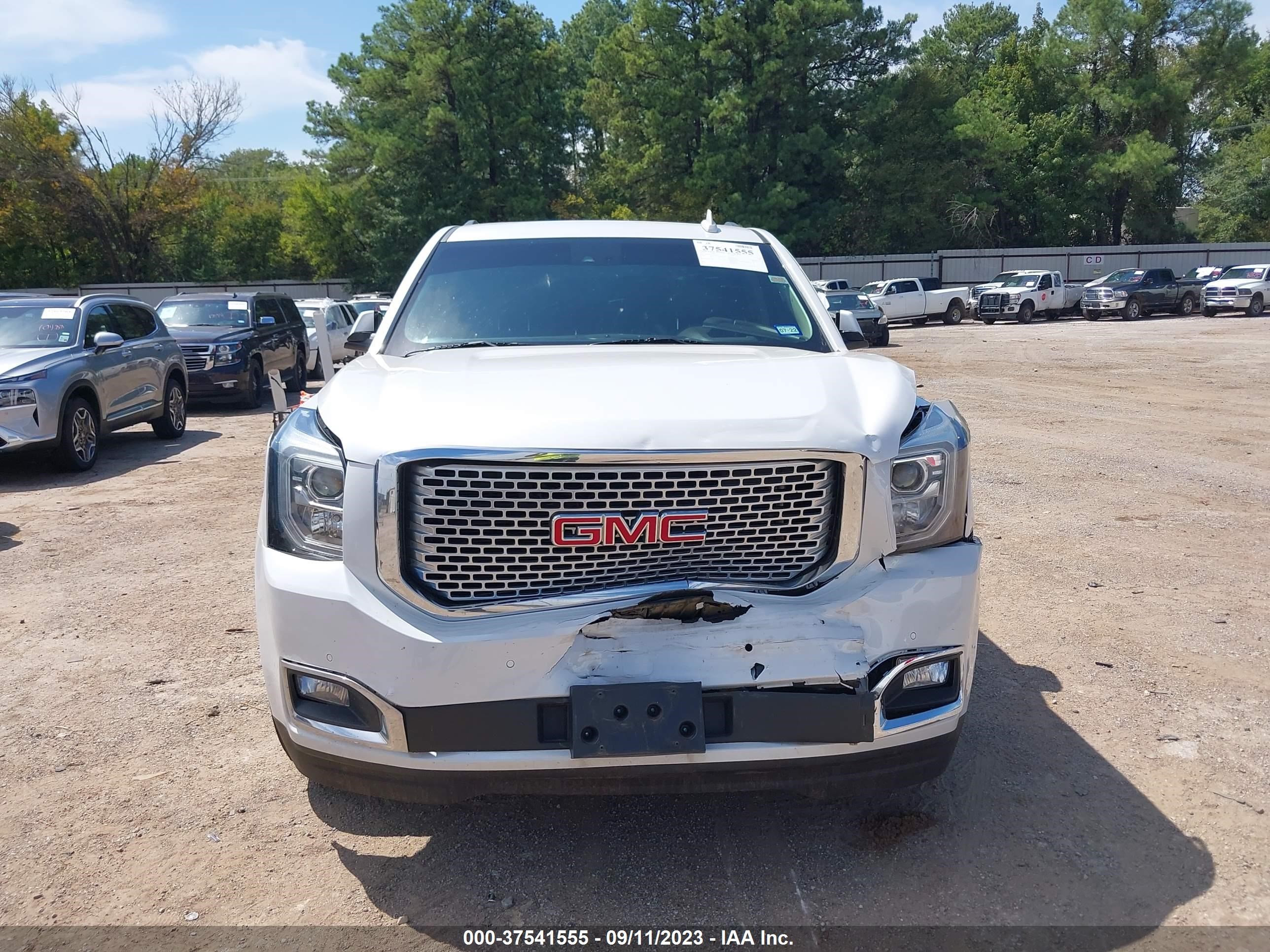 Photo 11 VIN: 1GKS1HKJ0HR344191 - GMC YUKON 