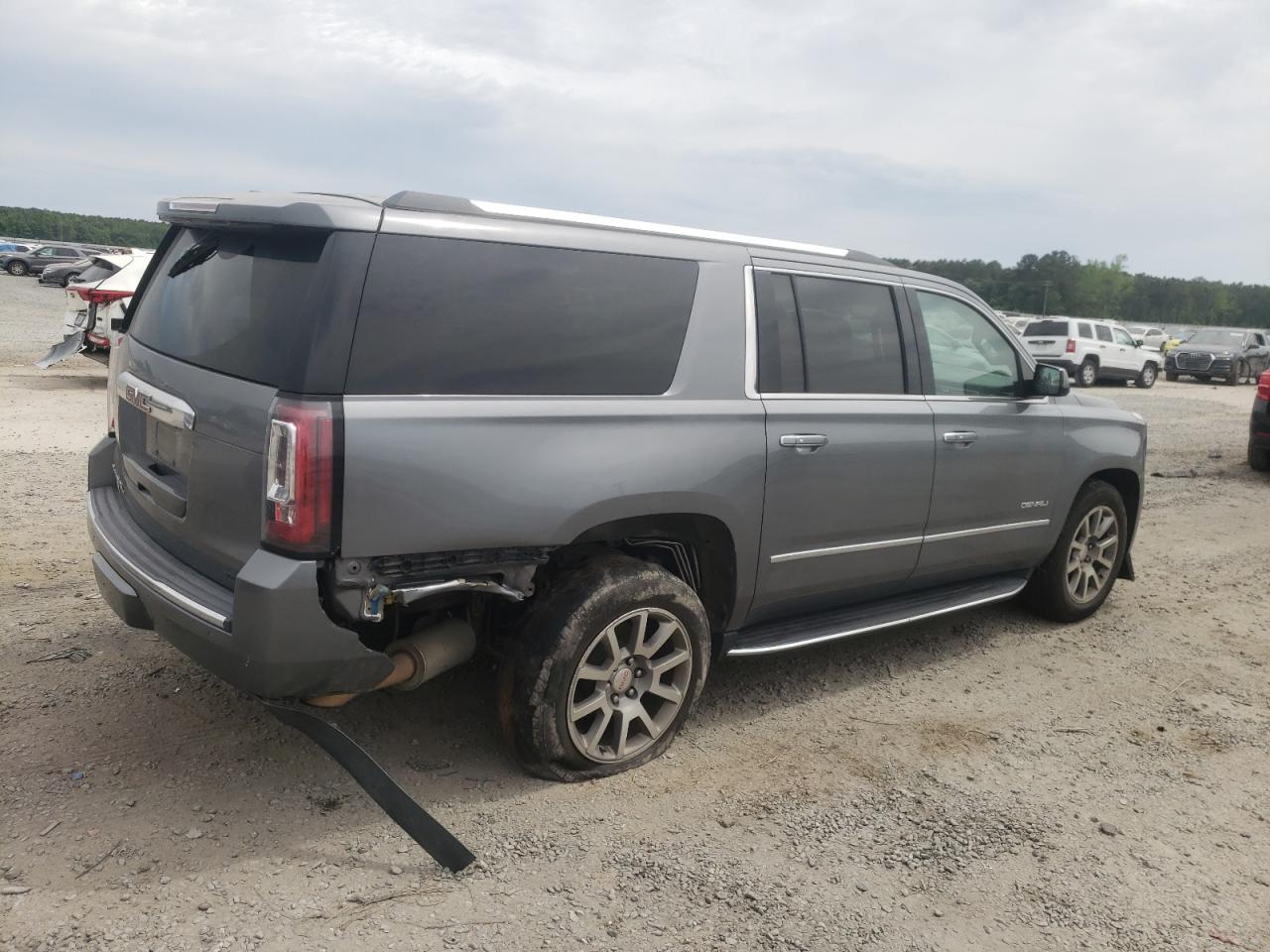 Photo 2 VIN: 1GKS1HKJ5JR307143 - GMC YUKON 