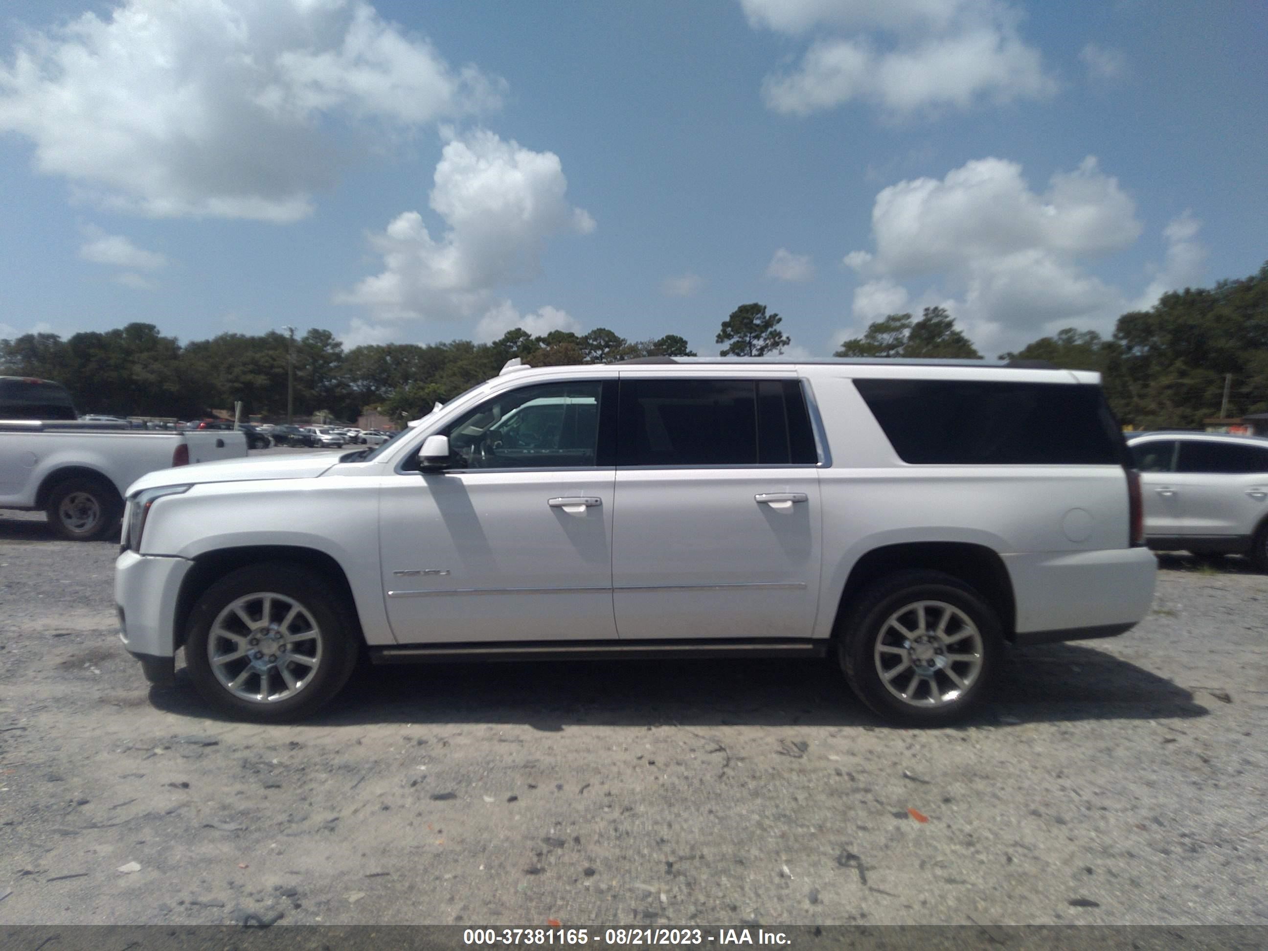 Photo 13 VIN: 1GKS1HKJ6HR391368 - GMC YUKON 