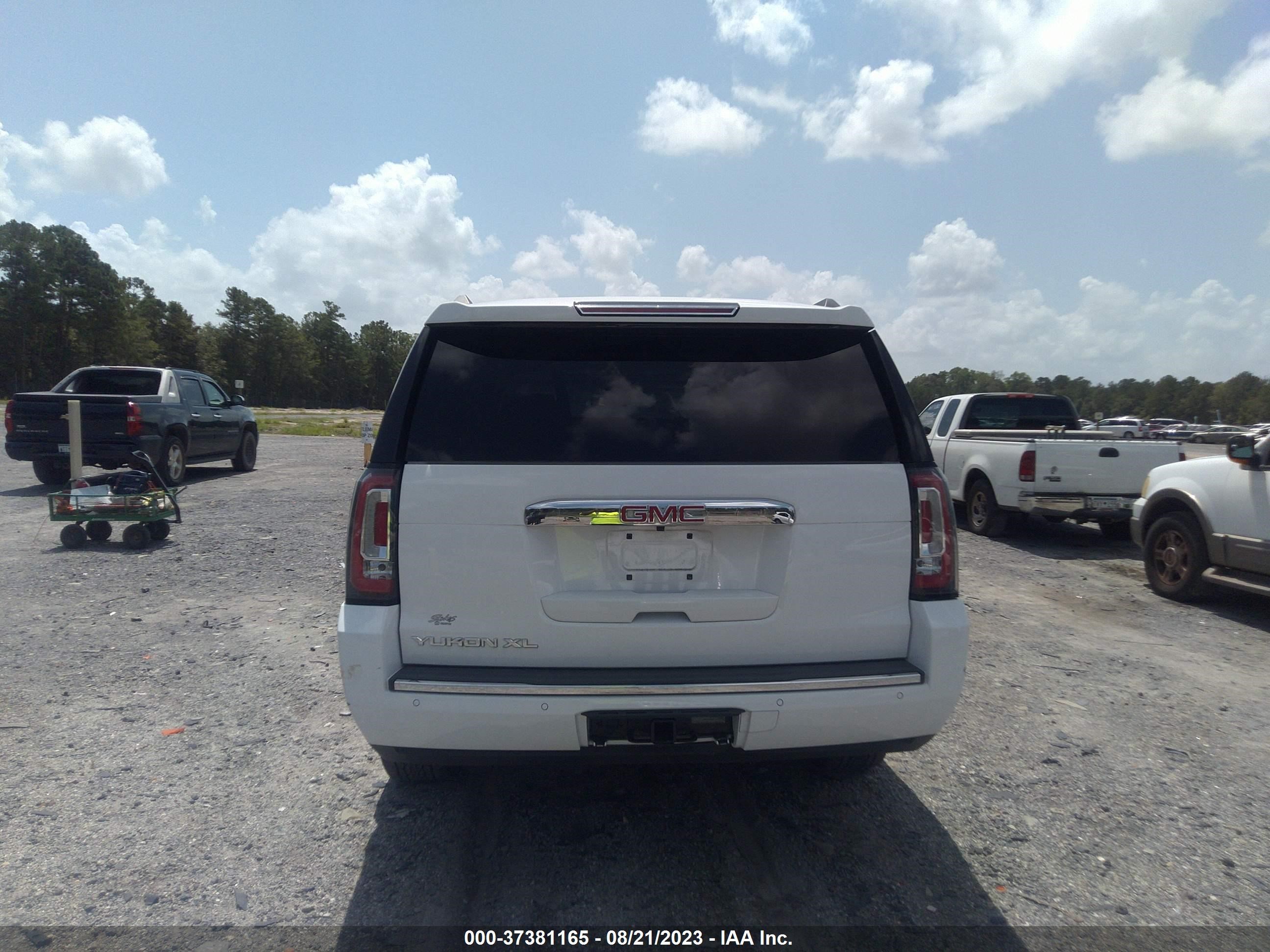 Photo 15 VIN: 1GKS1HKJ6HR391368 - GMC YUKON 