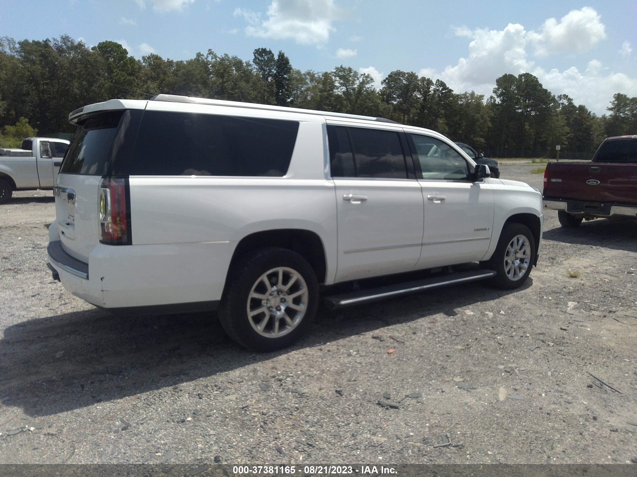 Photo 3 VIN: 1GKS1HKJ6HR391368 - GMC YUKON 