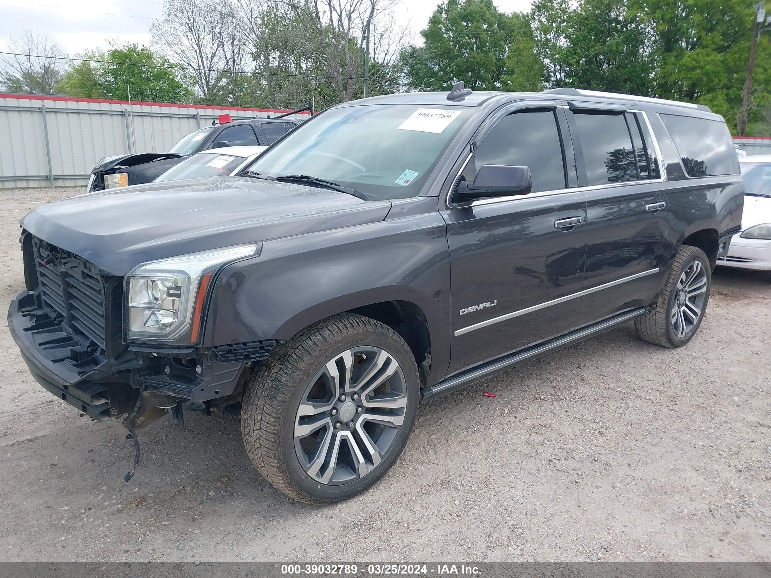 Photo 1 VIN: 1GKS1HKJ7JR164003 - GMC YUKON 