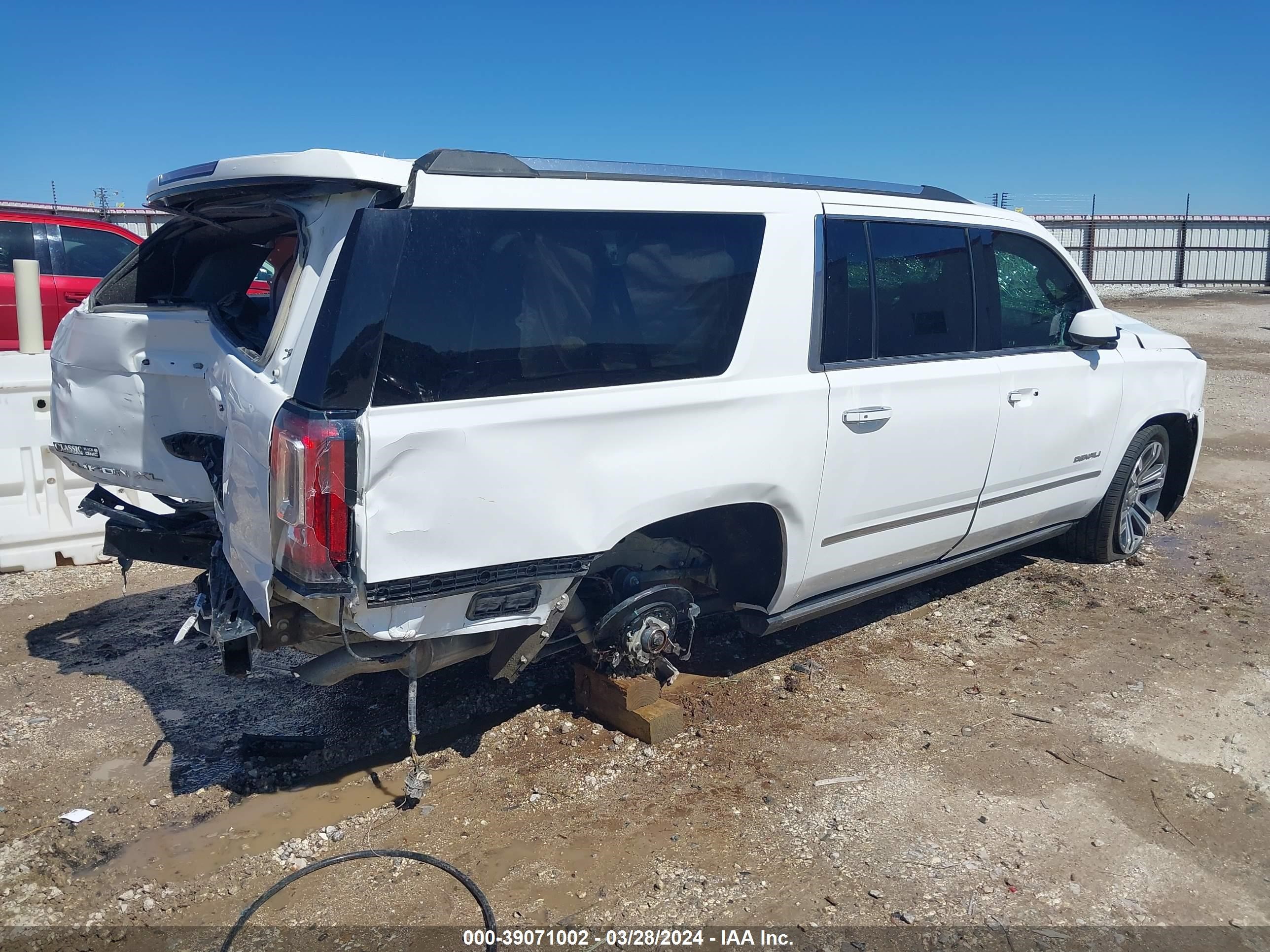 Photo 3 VIN: 1GKS1HKJ7KR173382 - GMC YUKON 