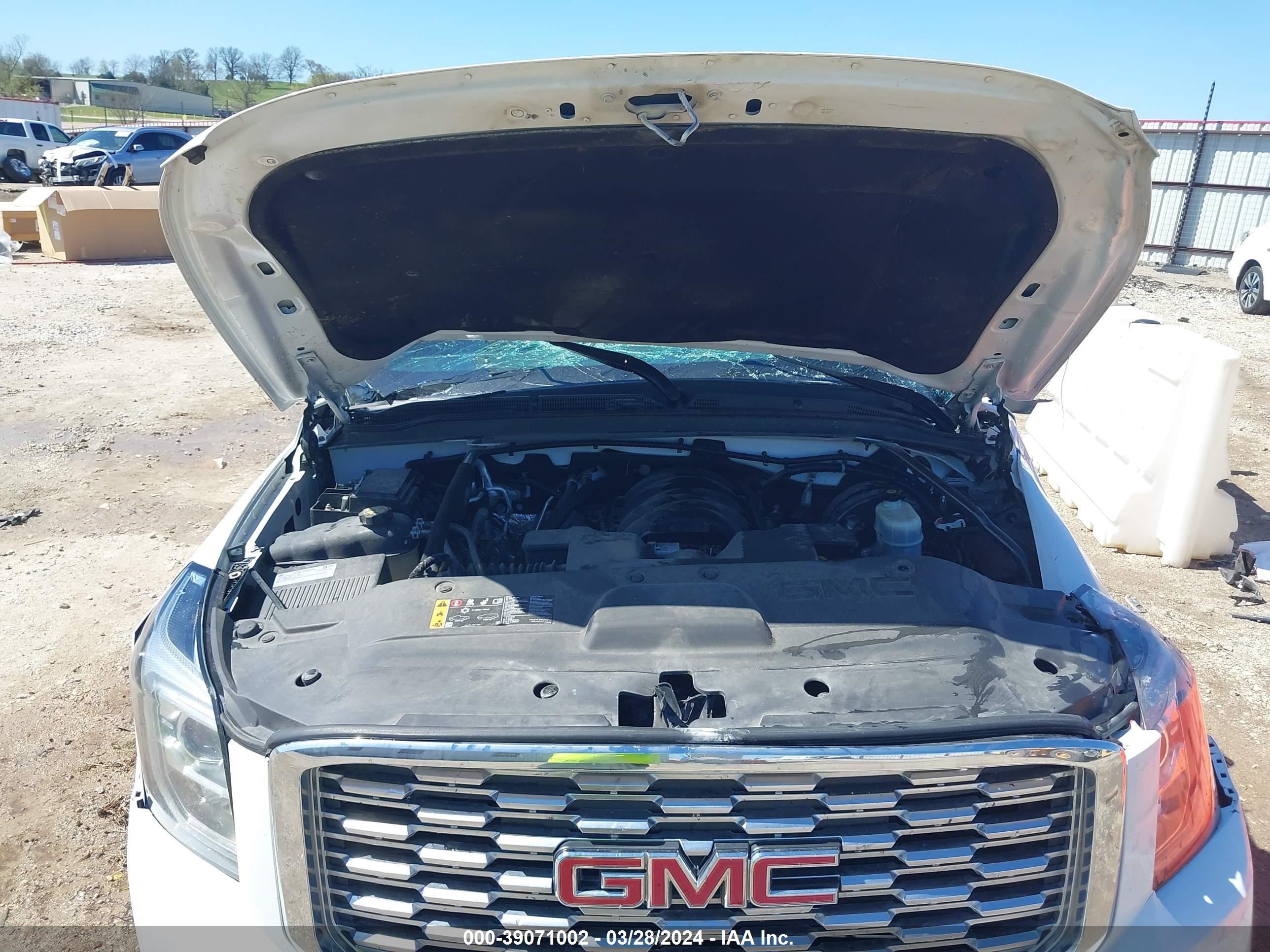 Photo 9 VIN: 1GKS1HKJ7KR173382 - GMC YUKON 