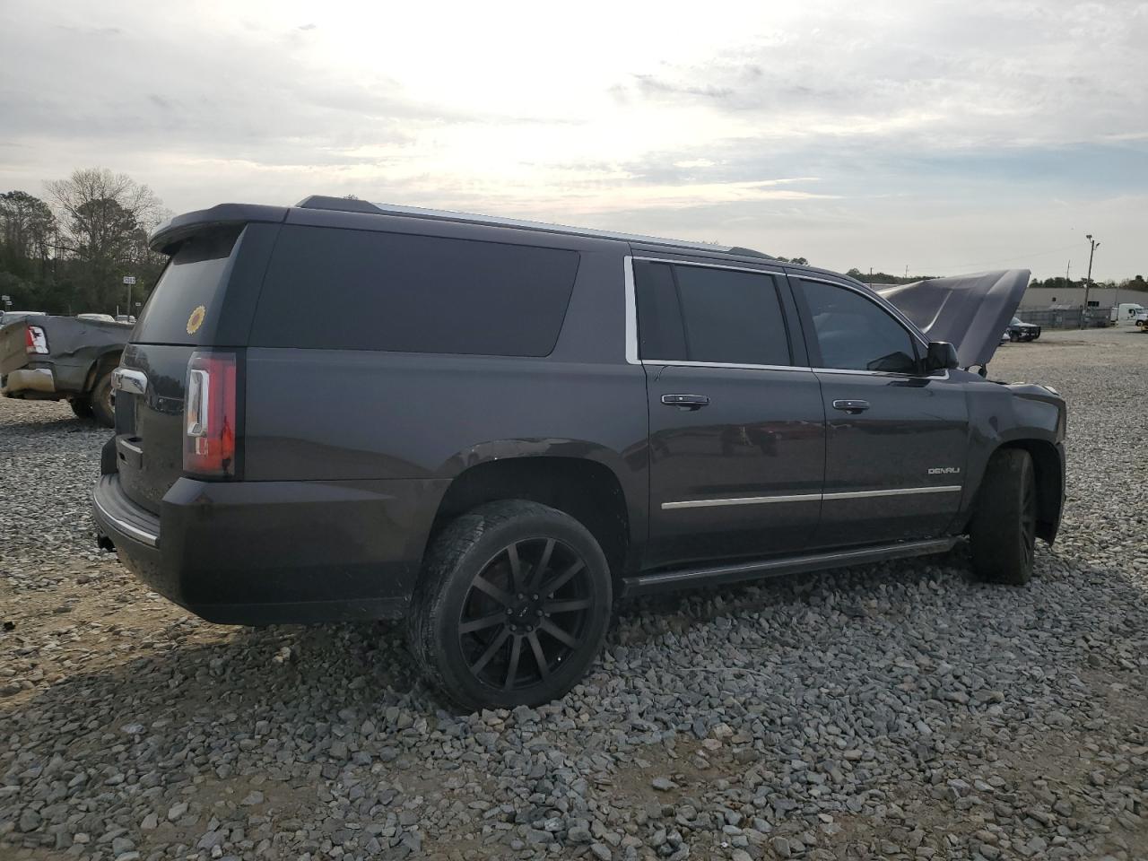 Photo 2 VIN: 1GKS1HKJ8HR307048 - GMC YUKON 